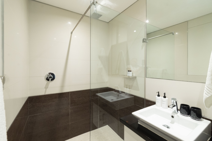 To Let 3 Bedroom Property for Rent in Green Point Western Cape